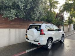 טויוטה לנד קרוזר קצר 4X4 Luxury SWB אוט' 3 דלתות דיזל 2.8 (204 כ''ס) 