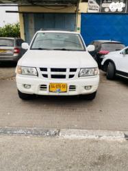 איסוזו רודאו 4X4 LSE אוט' 3.2 (205 כ''ס) בנזין 2004 למכירה ביובלים