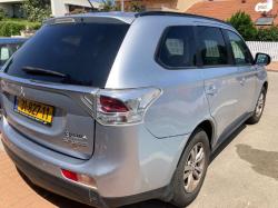 מיצובישי אאוטלנדר 4X4 Supreme אוט' 7 מק' 2.0 (150 כ"ס) בנזין 2013 למכ