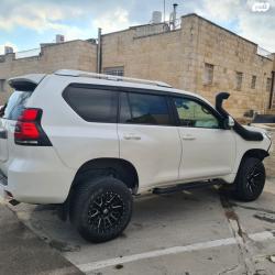 טויוטה לנד קרוזר ארוך 4X4 Luxury אוט' דיזל 7 מק' 2.8 (177 כ"ס) דיזל