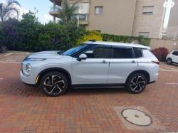 מיצובישי אאוטלנדר Instyle אוט' 7 מק' 2.5 (181 כ"ס) בנזין 2023 למכיר