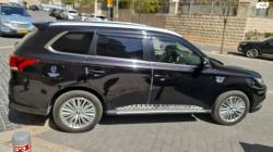 מיצובישי אאוטלנדר PHEV 4X4 Luxury הייבריד אוט' 5 מק' 2.4 (135 כ''ס) ה