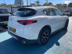 אלפא רומיאו סטלויו 4X4 Monza AWD אוט' 2.0 (200 כ''ס) בנזין 2020 למכיר