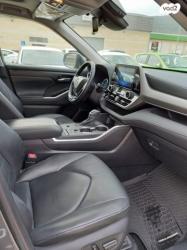 טויוטה היילנדר 4X4 XLE אוט' 8 מק' 2.5 (189 כ''ס) בנזין 2021 למכירה ב