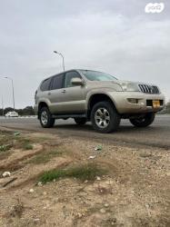טויוטה לנד קרוזר ארוך 4X4 STD אוט' דיזל 8 מק' 3.0 (166 כ''ס) דיזל 2