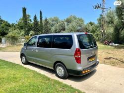 יונדאי i800 GLS CRDI מיניבוס ידני דיזל 8 מק' 2.5 (136 כ"ס) דיזל 2011 ל