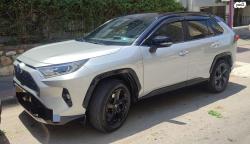 טויוטה RAV4 הייבריד E-motio...