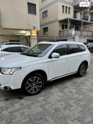 מיצובישי אאוטלנדר 4X4 Limited אוט' 7 דיזל מק' 2.3 (150 כ"ס) דיזל 2014