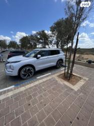 מיצובישי אאוטלנדר Premium אוט' 7 מק' 2.5 (181 כ"ס) בנזין 2021 למכיר
