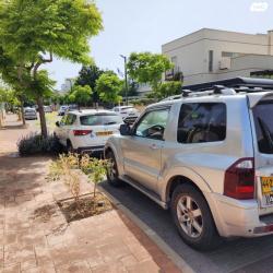 מיצובישי פג'רו קצר 4X4 Limited אוט' דיזל 5 מק' 3.2 (160 כ''ס) דיזל 200
