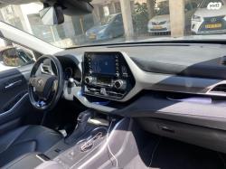 טויוטה היילנדר 4X4 E-Motion הייבריד אוט' 7 מק' 2.5 (190 כ''ס) בנזין 