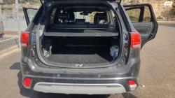 מיצובישי אאוטלנדר PHEV 4X4 Luxury הייבריד אוט' 5 מק' 2.4 (135 כ''ס) ה