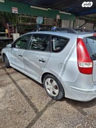 יונדאי i30CW Inspire סטיישן אוט' 1.6 (126 כ''ס) בנזין 2011 למכירה בנת