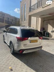 מיצובישי אאוטלנדר Instyle אוט' 7 מק' 2.0 (150 כ"ס) בנזין 2018 למכיר