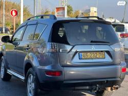 מיצובישי אאוטלנדר 4X4 Comfort אוט' 7 מק' 2.4 (170 כ"ס) [2010-2012] בנזין