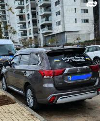 מיצובישי אאוטלנדר PHEV 4X4 Luxury הייבריד אוט' 5 מק' 2.4 (135 כ''ס) ה