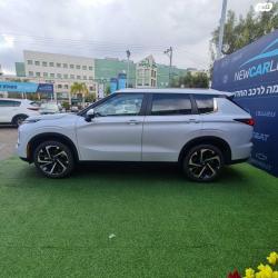 מיצובישי אאוטלנדר Instyle אוט' 7 מק' 2.5 (181 כ"ס) בנזין 2023 למכיר