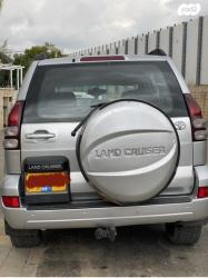 טויוטה לנד קרוזר ארוך 4X4 STD אוט' דיזל 8 מק' 3.0 (166 כ''ס) דיזל 2