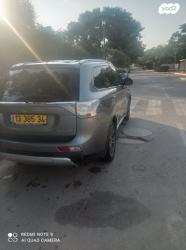 מיצובישי אאוטלנדר 4X4 Limited אוט' 7 דיזל מק' 2.3 (150 כ"ס) דיזל 2015