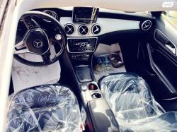 מרצדס GLA GLA200 Urban אוט' 1.6 (156 כ''ס) [2014-2017] בנזין 2015 למכירה בכר