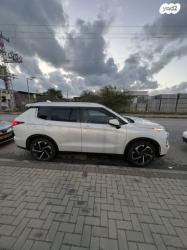 מיצובישי אאוטלנדר Premium אוט' 7 מק' 2.5 (181 כ"ס) בנזין 2021 למכיר