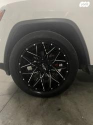 ג'יפ / Jeep גרנד צ'ירוקי 4X4 Laredo אוט' 5 מק' 3.6 (286 כ''ס) בנזין 2019 ל