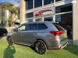 מיצובישי אאוטלנדר PHEV 4X4 Supreme הייבריד אוט' 5 מק' 2.0 (121 כ"ס) ה