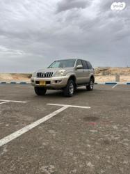 טויוטה לנד קרוזר ארוך 4X4 STD אוט' דיזל 8 מק' 3.0 (166 כ''ס) דיזל 2
