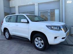 טויוטה לנד קרוזר ארוך Select אוט' 7 מק' דיזל 5 דל' 2.8 (204 כ"ס) די