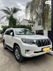 טויוטה לנד קרוזר ארוך Sahara אוט' 7 מק' דיזל 5 דל' 2.8 (204 כ"ס) די