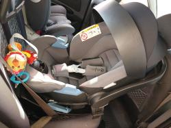 כיסא בטיחות לרכב כולל איזופיקסעמדת