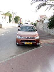 מיצובישי אאוטלנדר Instyle SR אוט' 7 מק' 2.0 (150 כ''ס) בנזין 2013 למכ