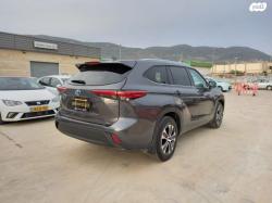 טויוטה היילנדר 4X4 XLE אוט' 8 מק' 2.5 (189 כ''ס) בנזין 2021 למכירה ב