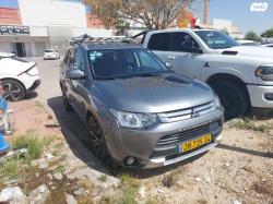 מיצובישי אאוטלנדר 4X4 Limited אוט' 7 דיזל מק' 2.3 (150 כ"ס) דיזל 2015