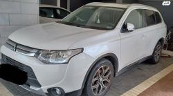 מיצובישי אאוטלנדר 4X4 Limited אוט' 7 דיזל מק' 2.3 (150 כ"ס) דיזל 2014