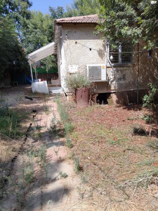 אשל אברהם 28 (קרית יערים)