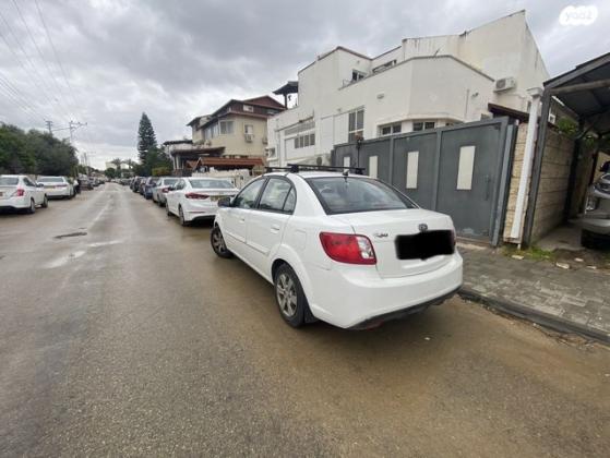 קיה ריו EX הצ'בק אוט' 1.4 (97 כ''ס) בנזין 2011 למכירה בראש העין