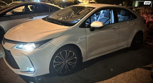 טויוטה קורולה הייבריד Sense סדאן אוט' 1.8 (98 כ''ס) בנזין 2020 למכירה בפתח תקווה
