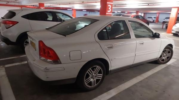 וולוו S60 אוט' 2.4 (140 כ''ס) בנזין 2010 למכירה בנתניה