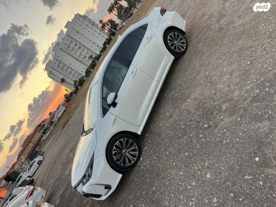 טויוטה קורולה הייבריד Limited סדאן אוט' 1.8 (98 כ''ס) בנזין 2022 למכירה בחדרה