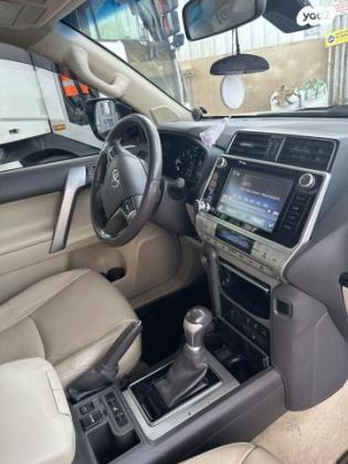 טויוטה לנד קרוזר קצר 4X4 Luxury אוט' דיזל 2.8 (177 כ"ס) דיזל 2019 למכירה ברחובות