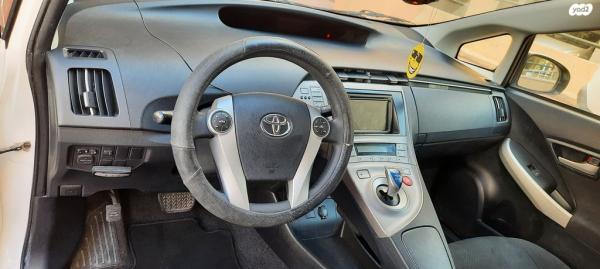 טויוטה פריוס GLI הייבריד אוט' 1.8 (99 כ"ס) בנזין 2013 למכירה בפתח תקווה