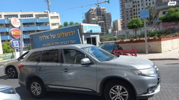מיצובישי אאוטלנדר Instyle אוט' 7 מק' 2.0 (150 כ"ס) בנזין 2016 למכירה בירושלים