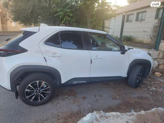 טויוטה יאריס קרוס HSD Eco אוט' 1.5 (92 כ''ס) בנזין 2022 למכירה במעלות תרשיחא