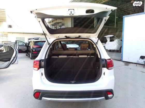 מיצובישי אאוטלנדר Premium אוט' 7 מק' 2.0 (150 כ''ס) בנזין 2017 למכירה ב