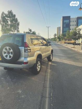 טויוטה לנד קרוזר ארוך 4X4 Luxury אוט' 8 מק' 4.0 (250 כ''ס) בנזין 2005 למכירה בערערה בנגב