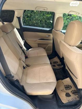 מיצובישי אאוטלנדר Instyle אוט' 7 מק' 2.0 (150 כ"ס) בנזין 2013 למכירה בירושלים