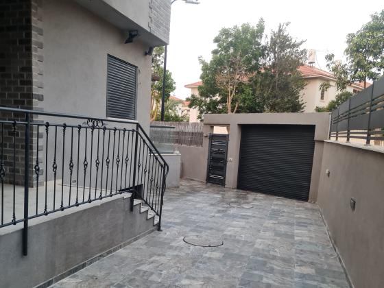 שלום עותמי 24 (מרמורק)