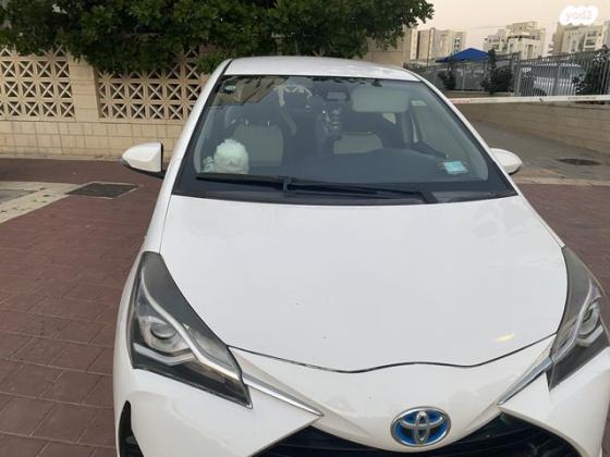 טויוטה יאריס הייבריד Eco אוט' 1.5 (73 כ''ס) בנזין 2018 למכירה ברחובות