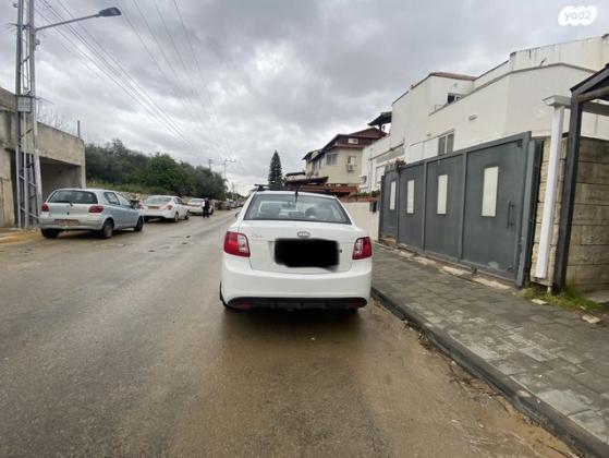 קיה ריו EX הצ'בק אוט' 1.4 (97 כ''ס) בנזין 2011 למכירה בראש העין